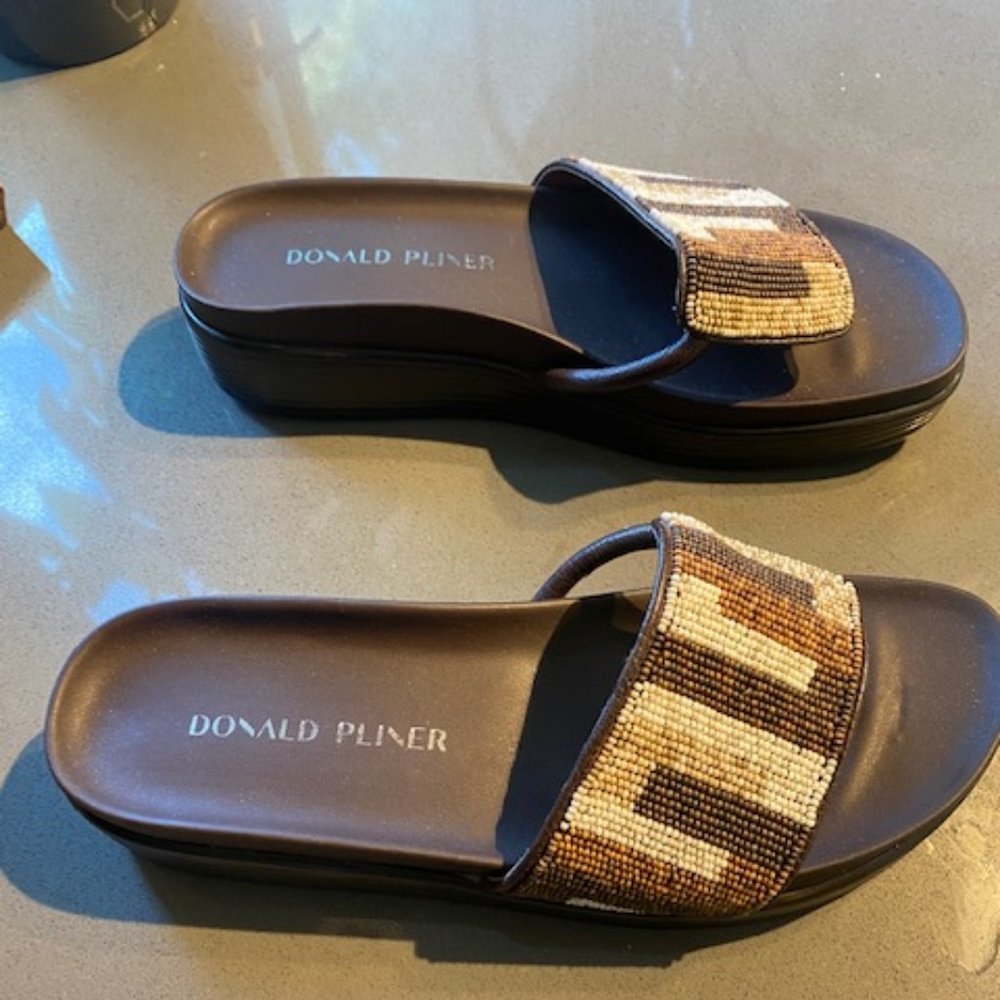 Donald Pliner Platform Slides Size 7